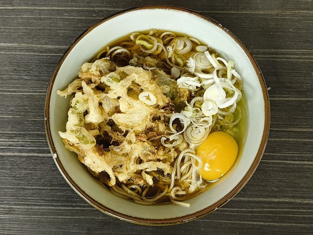 かき揚げそば＋生たまご≒天玉そば