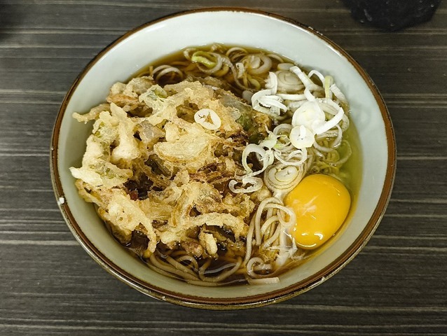 かき揚げそば＋生たまご≒天玉そば