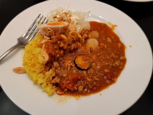 ナスと鶏キーマ赤カレー（ご飯3分の1）