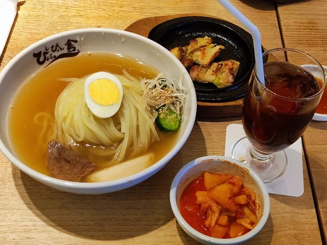 盛岡冷麺（別辛）大盛＋チヂミ＋烏龍茶