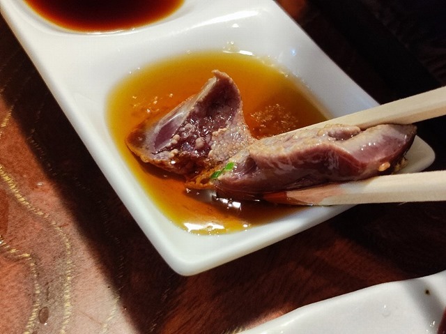 タレにつけて食うのだよ、うまいのだよ（笑）