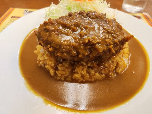 メンチカツカレー