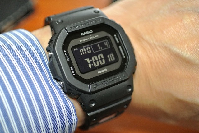 あたしが壊れるか、時計が壊れるか。真っ黒黒助。時計をG-SHOCK ...