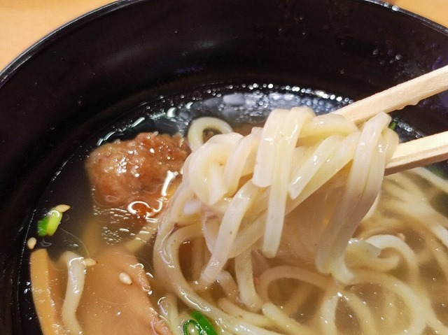 スシローのラーメンにビッタシだ