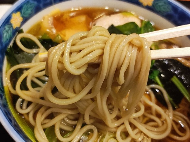 蕎麦を手繰る