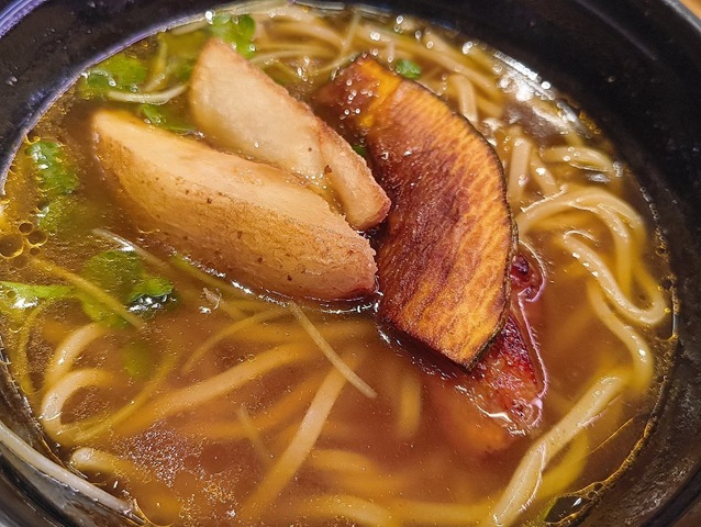 見てくれこのチープなトッピングを