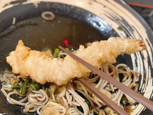 最後に海老天を食べる