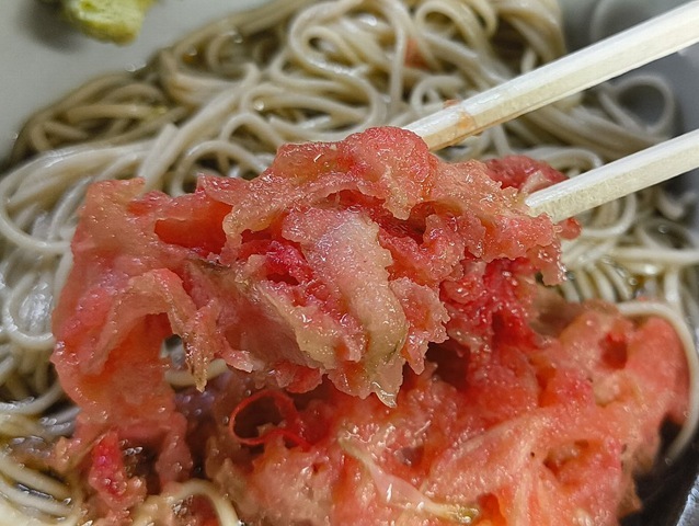 紅ショウガ天を食べる