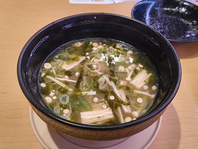 かつお香るえのきの味噌汁