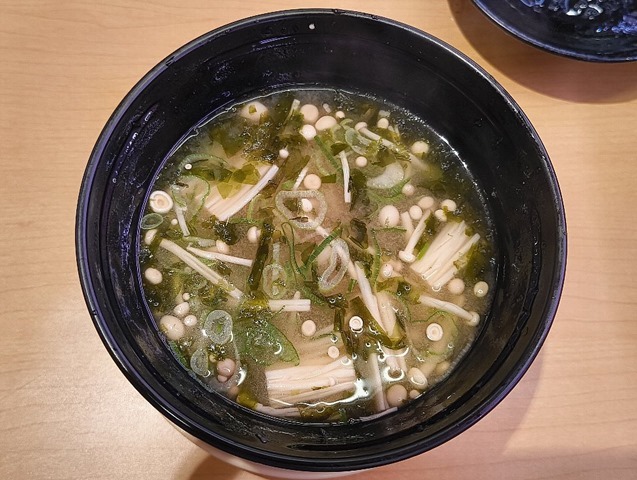 かつお香るえのきの味噌汁