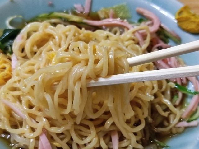 麺も食べる