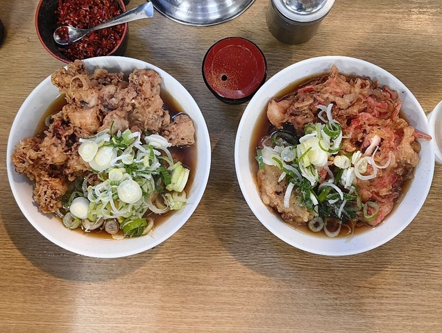 牡蠣天＋ジャンボゲソ天＋太そば（小盛）と牡蠣天＋JKB＋太そば（小盛）