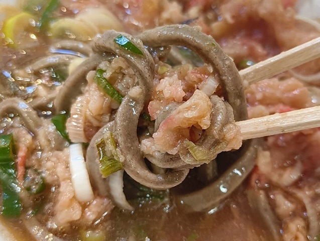 太そばにJKBの破片が絡みつく