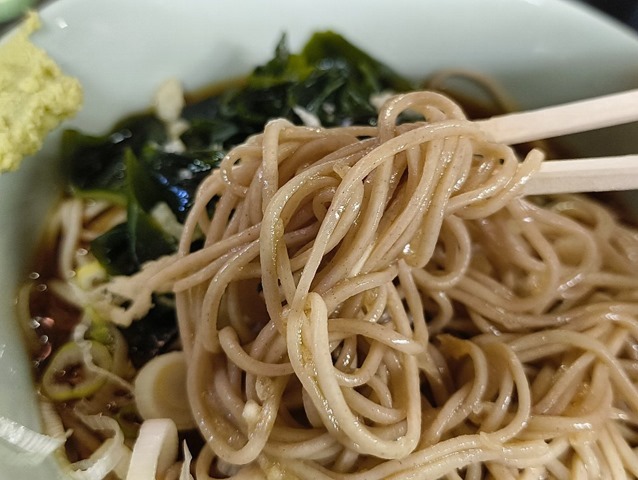 蕎麦を手繰る