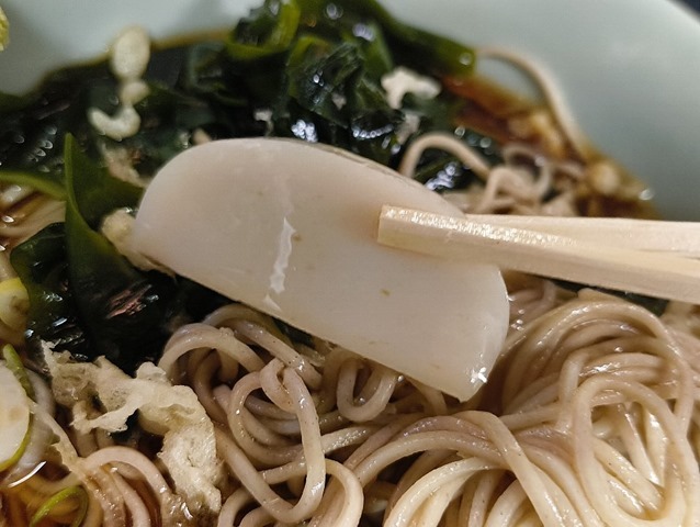 白いかまぼこ付き