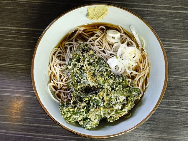 冷しかけそば＋春菊天つまり冷し春菊天そば