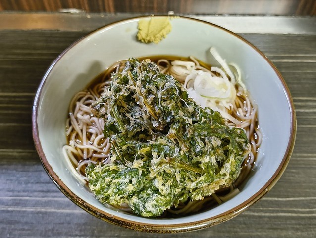 冷しかけそば＋春菊天つまり冷し春菊天そば