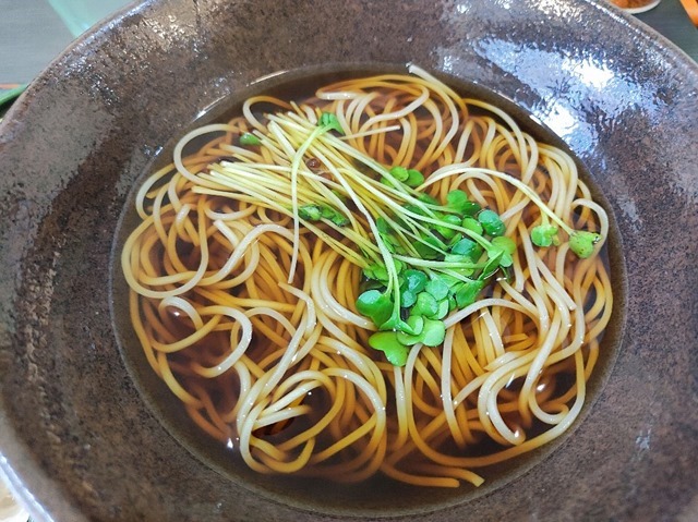 蕎麦は温かいものをもらう