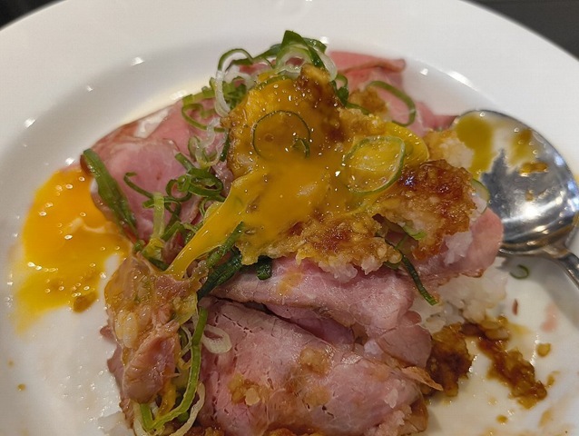 オリジナルソースで黄身を交えて食べてみる