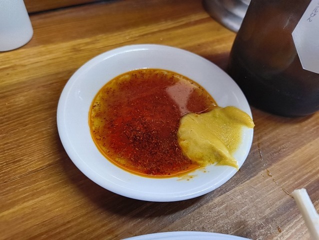先ずはビールと餃子だ