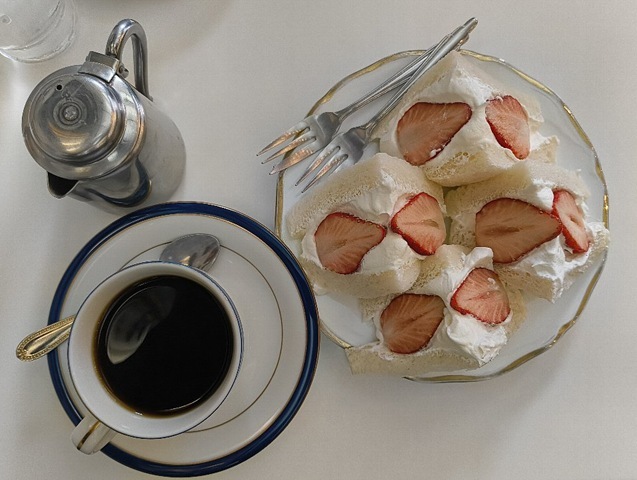 アメリカンときせつのフルーツサンド（いちご）