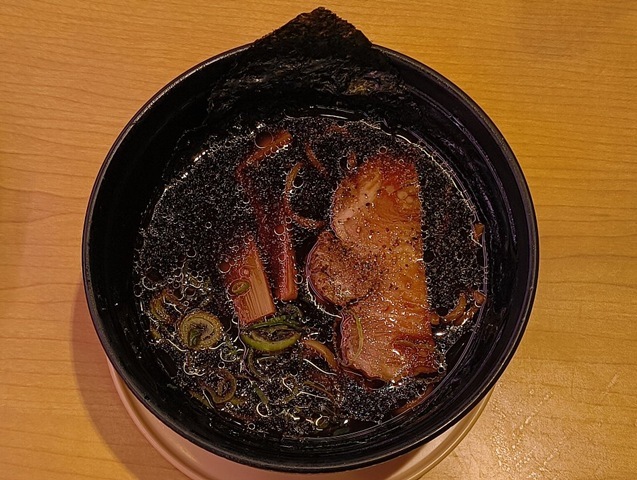 黒山椒 濃口黒醤油ラーメン
