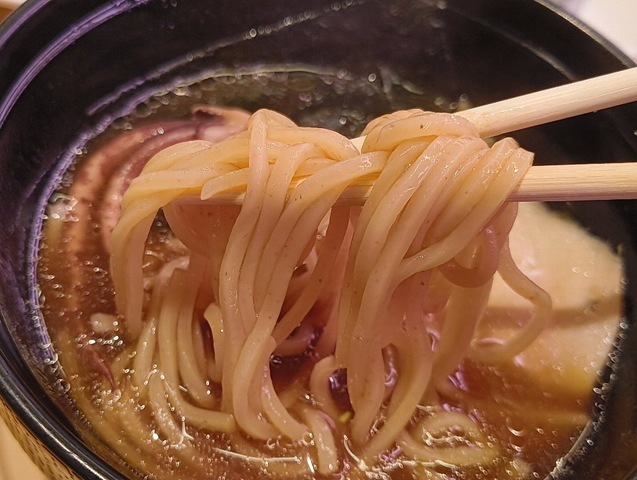 ラーメンを手繰る