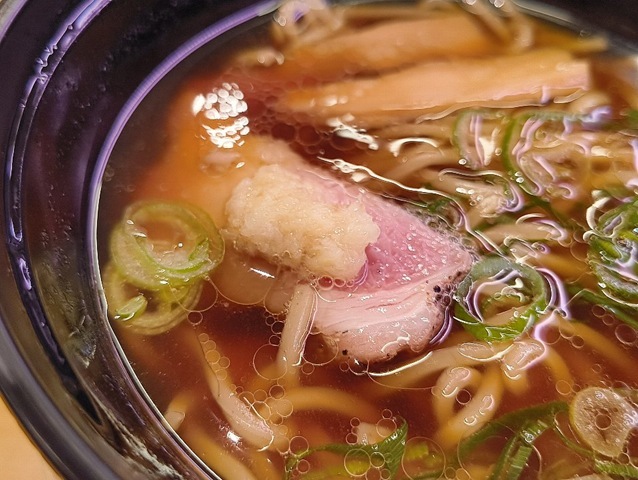 チャーシュー上の生姜摺りおろし