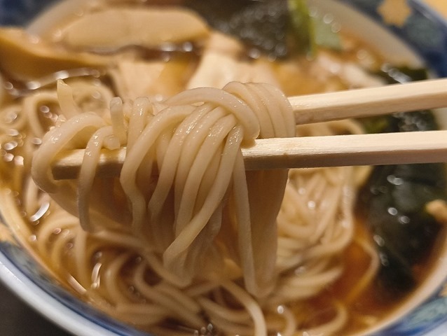 蕎麦を手繰る