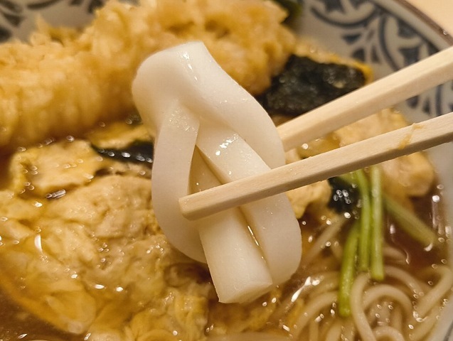 かまぼこの枕もいただくのだ