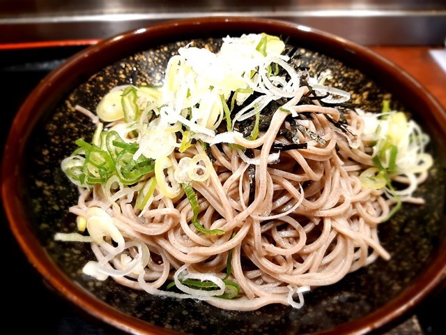 豚肉辛つけそばの麺