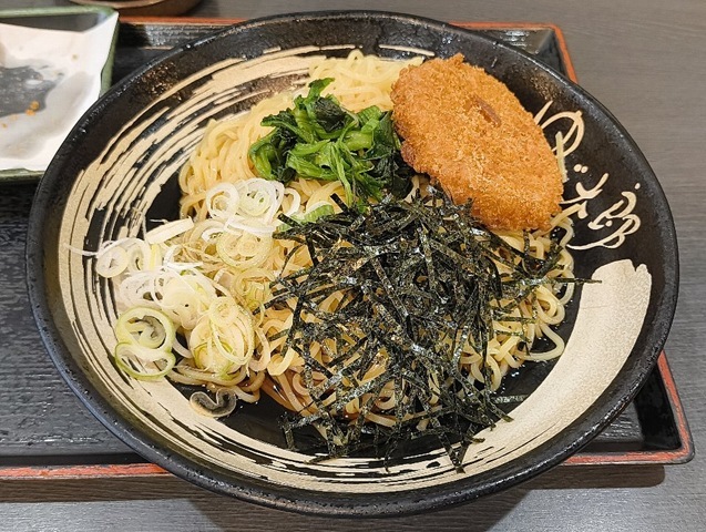 ざる中華＋かきあげ＝ころっけざる中華
