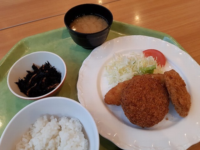 ミックスフライ定食