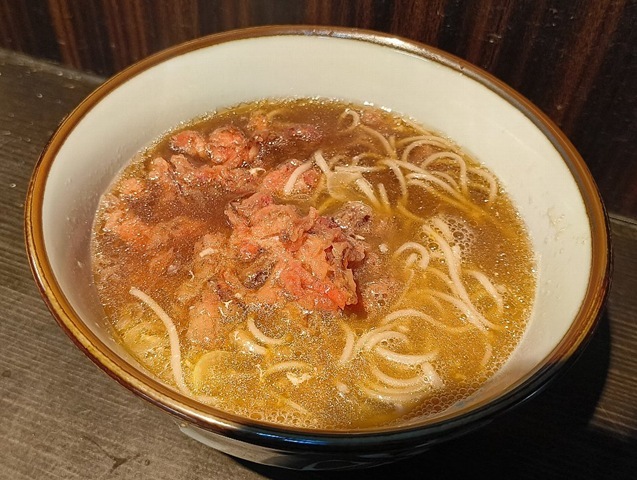 黄味をからめて食べる