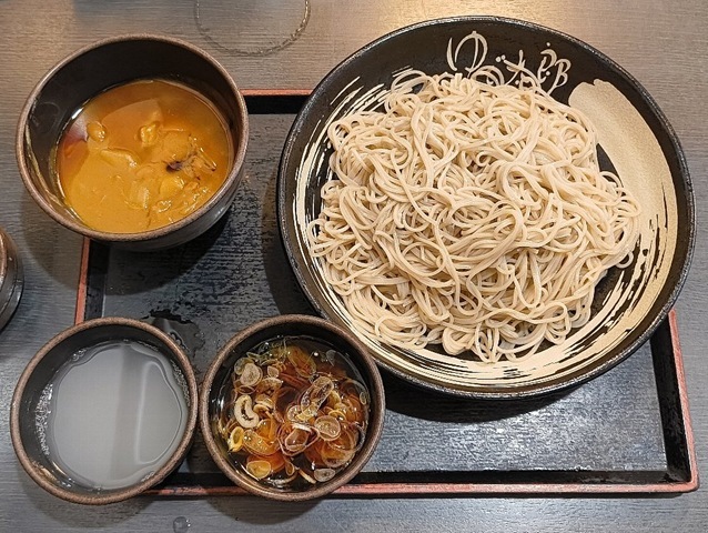 2枚もり＋カレールー＝カレーつけそば（食べる直前）