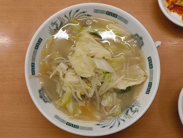 「日高屋」で「野菜たっぷりタンメン」（麺少なめ）と「味噌バターラーメン」と「W餃子定食（白菜キムチ）」で「ビール」を吞んだ。チープだが癖になりそうな酒呑みで、癖になりそうなのだ（笑）。無論うまかったのだよ（笑）。（日高屋 浅草雷門店：雷門一丁目）