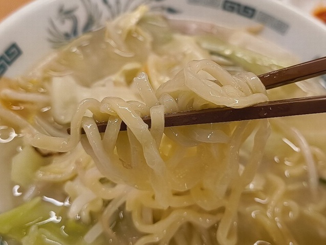 ラーメンを食べる