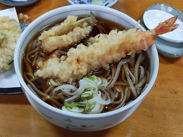 いしむしろそば熱海本店の天ぷらそば