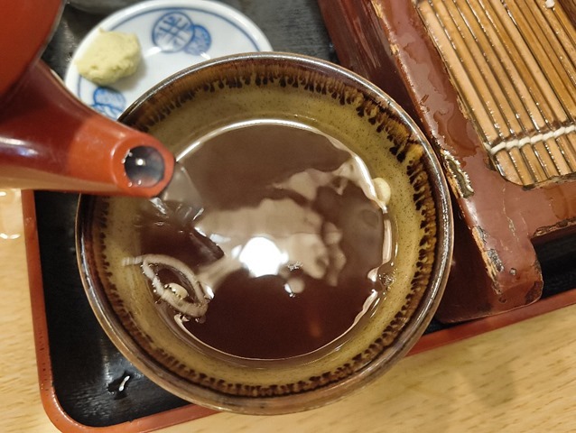 蕎麦湯を呑む