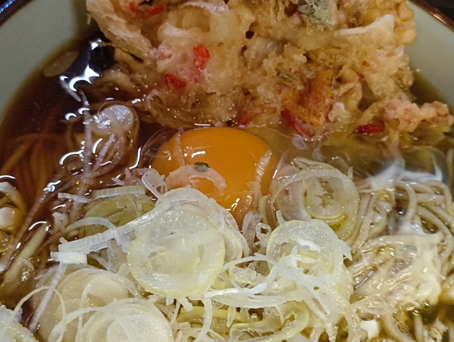 真ん中にたまごがある