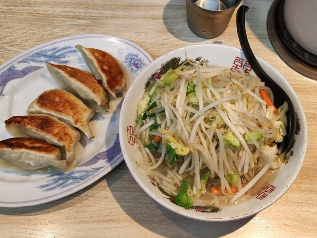 タンメン しゃきしゃき 錦糸町本店のタンギョウ （麺半分） 