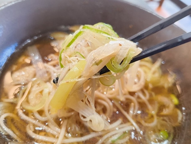 あげくに葱を手繰ってみる