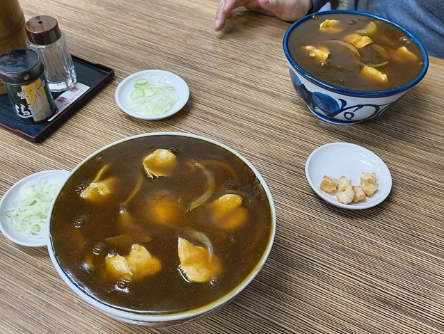 カレー南蛮そば玉落とし（大盛）とカレー南蛮そば
