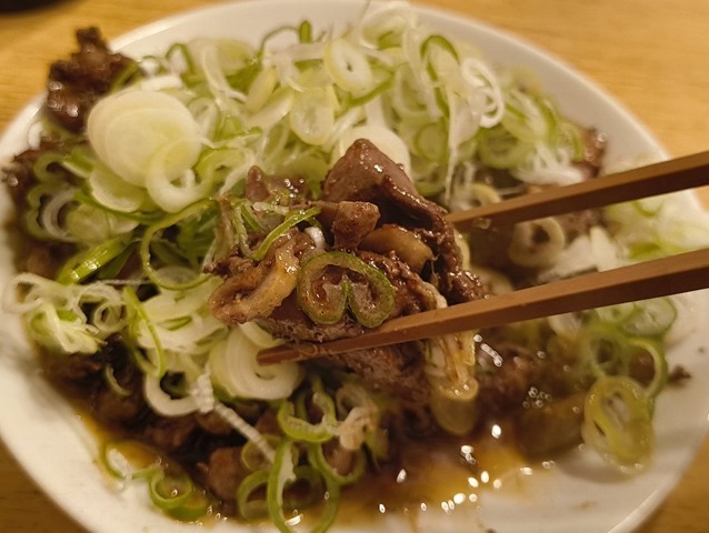 純レバを食べる