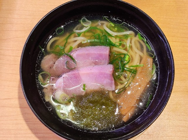 昆布香る函館塩ラーメン