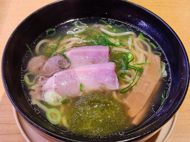 昆布香る函館塩ラーメン