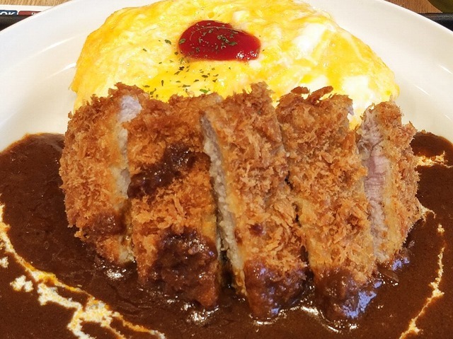 ロースオムレツカレー