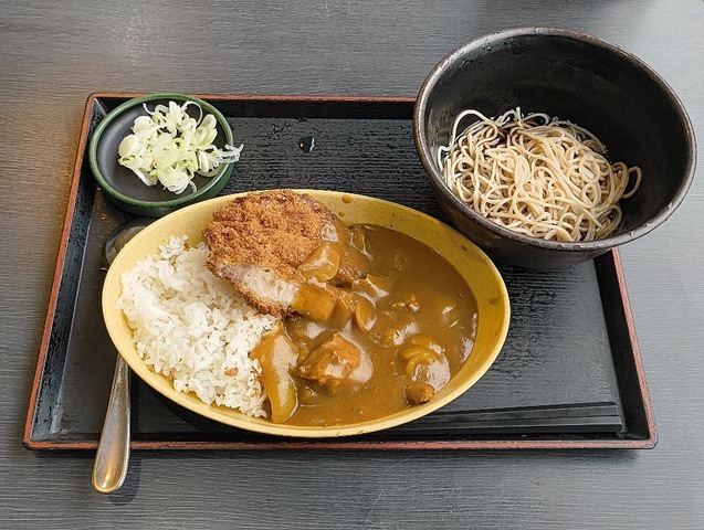 ミニカツカレー＋ハーフそば（ぶっかけ）