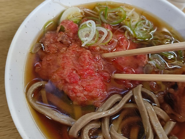 天ぷらを汁につける