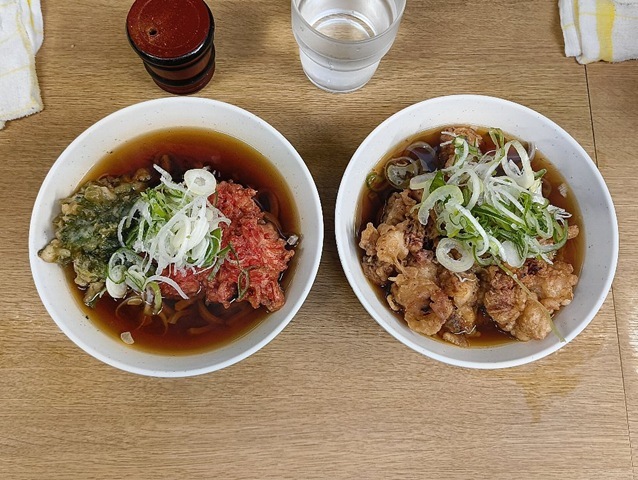 ジャンボゲソ天＋太そば（小盛）と小海老のかき揚げ＋春菊天（半分）太そば（小盛）